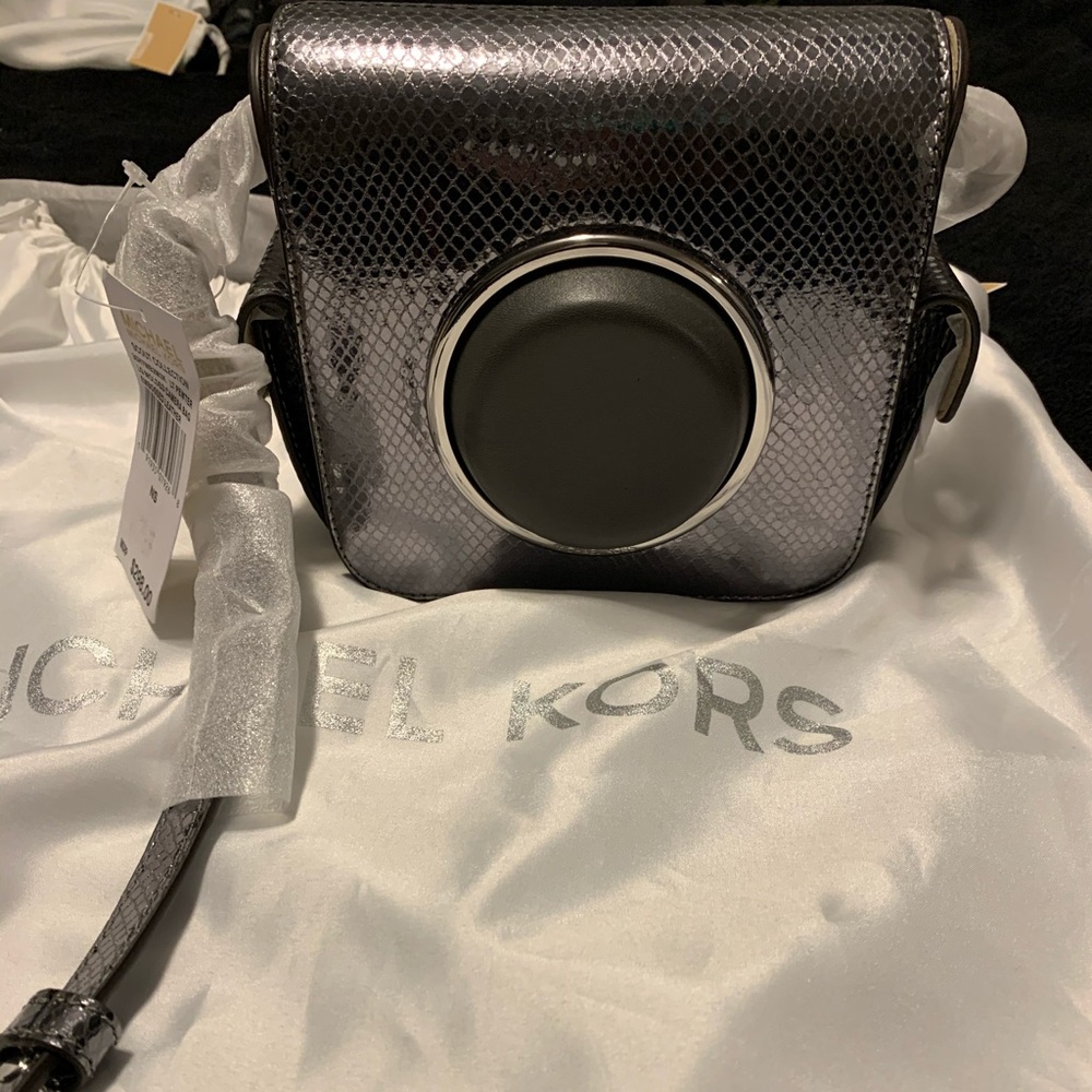 Camera crossbody